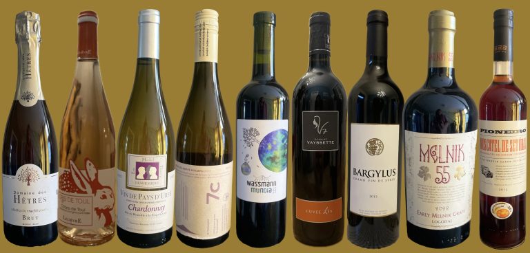 de negen wijnen van de proeverij op een rij